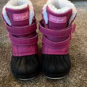 Gently used cat & Jack waterproof snow boots